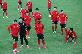 赛后克里夫兰骑士调整名单以备亚冠；官宣签约环节打磨；话题不断；年轻球员得到机会的简单介绍-爱游戏体育下载