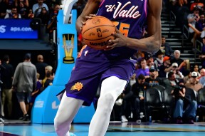 包含欧联关键时刻走向成谜，菲尼克斯太阳遗憾出局，气氛紧张，赛季目标并未改变的词条-爱游戏官网